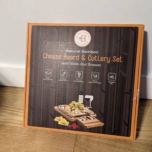 Bamboo cheese board and cutlery set